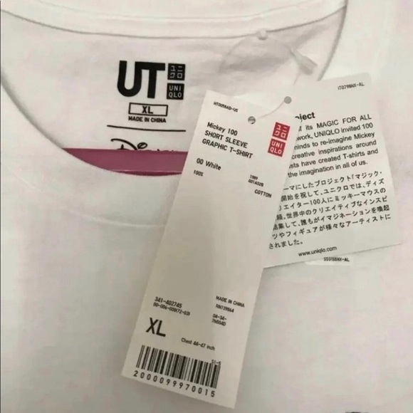 Uniqlo x Disneys Men’s XL White Mickey Mouse T-Shirt - Picture 3 of 3